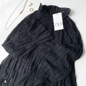 🎁Zara Embroidery Pleated Top - New🎁